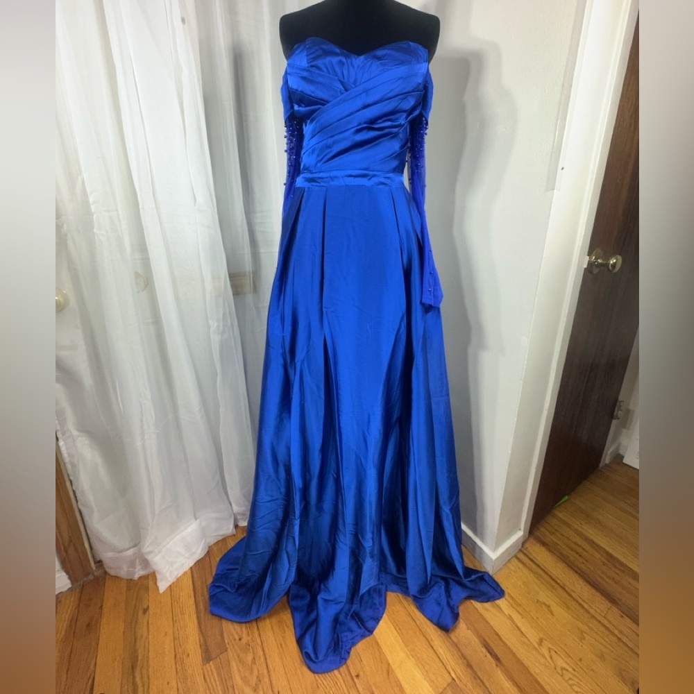 Elegant Blue Evening Gown